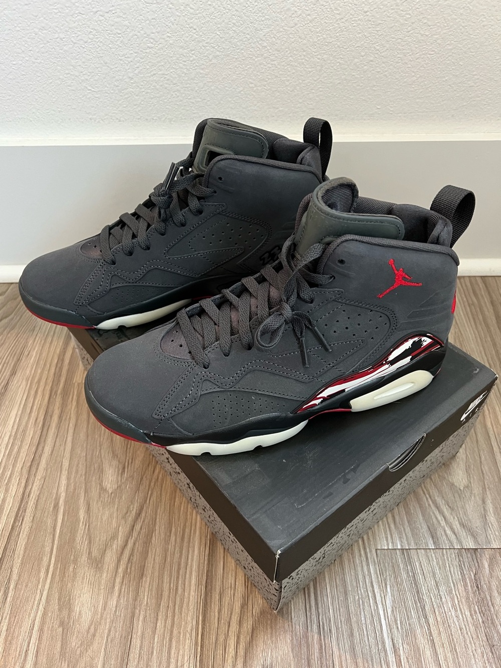 Air Jordan 6 Retro - Jordan MVP
Anthracite Gym Red (Women's)